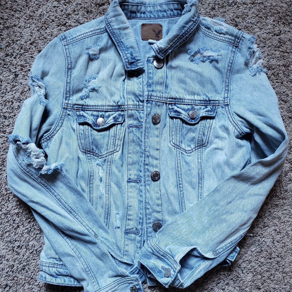 American Eagle Distressed Light-wash Jean Jacket